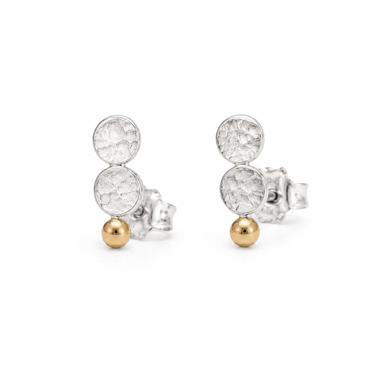 Circular statement studs