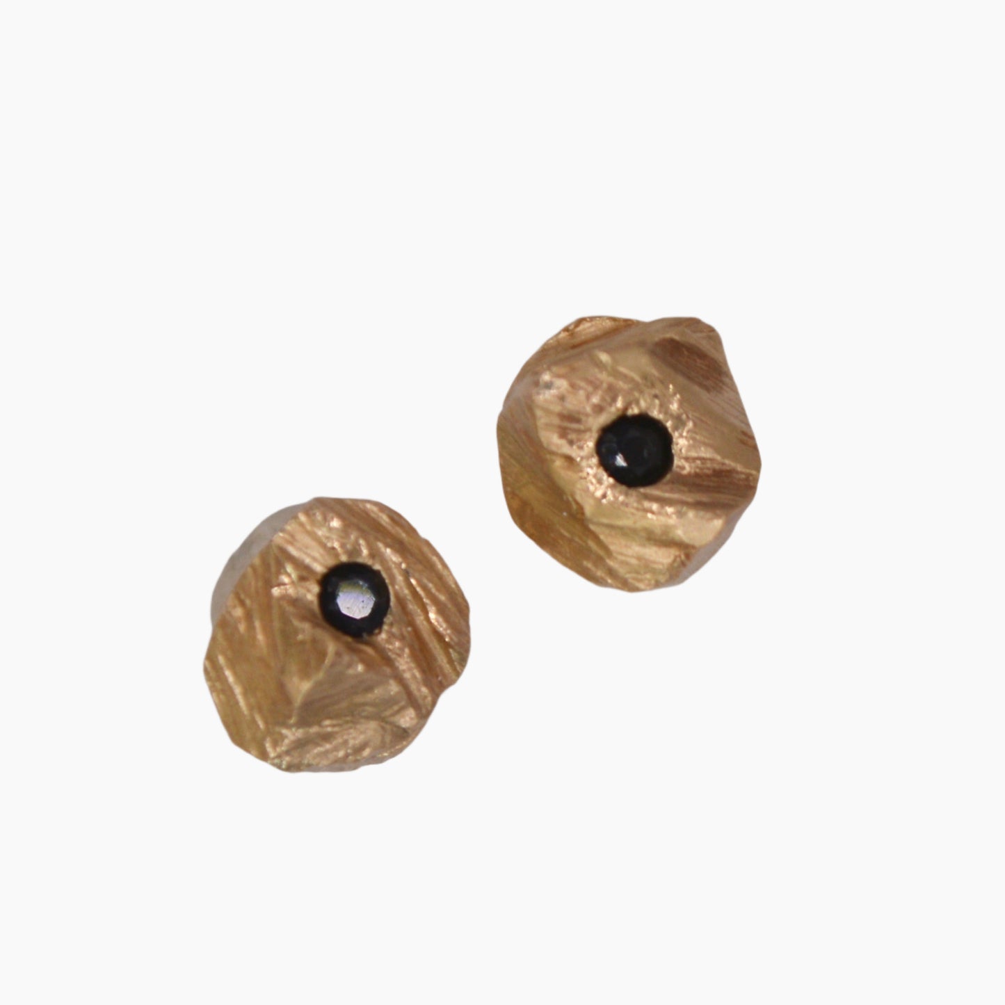 9ct yellow gold stud earrings inspired by nature with sapphires