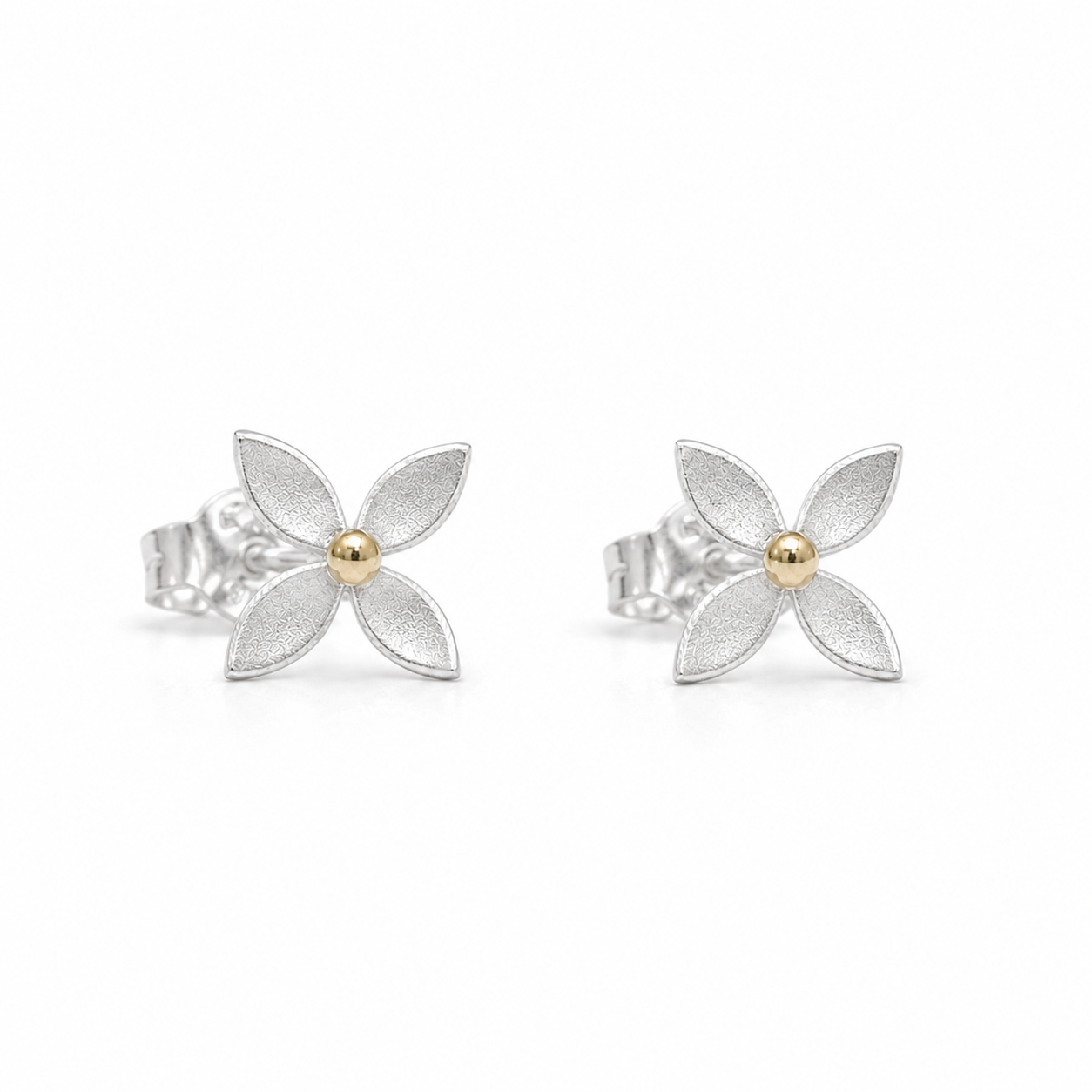 Floral stud earrings