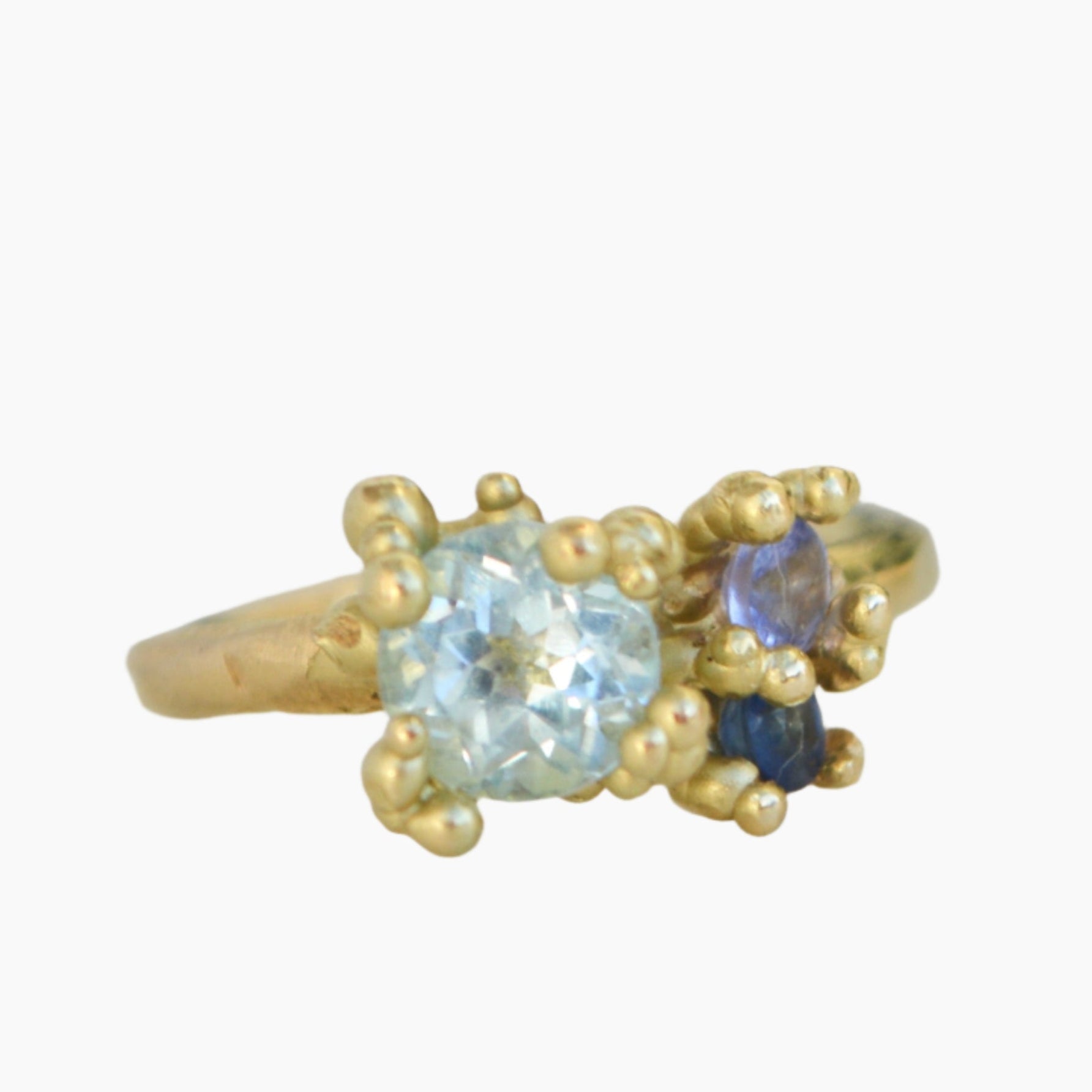 14ct yellow gold beaded gemstone ring