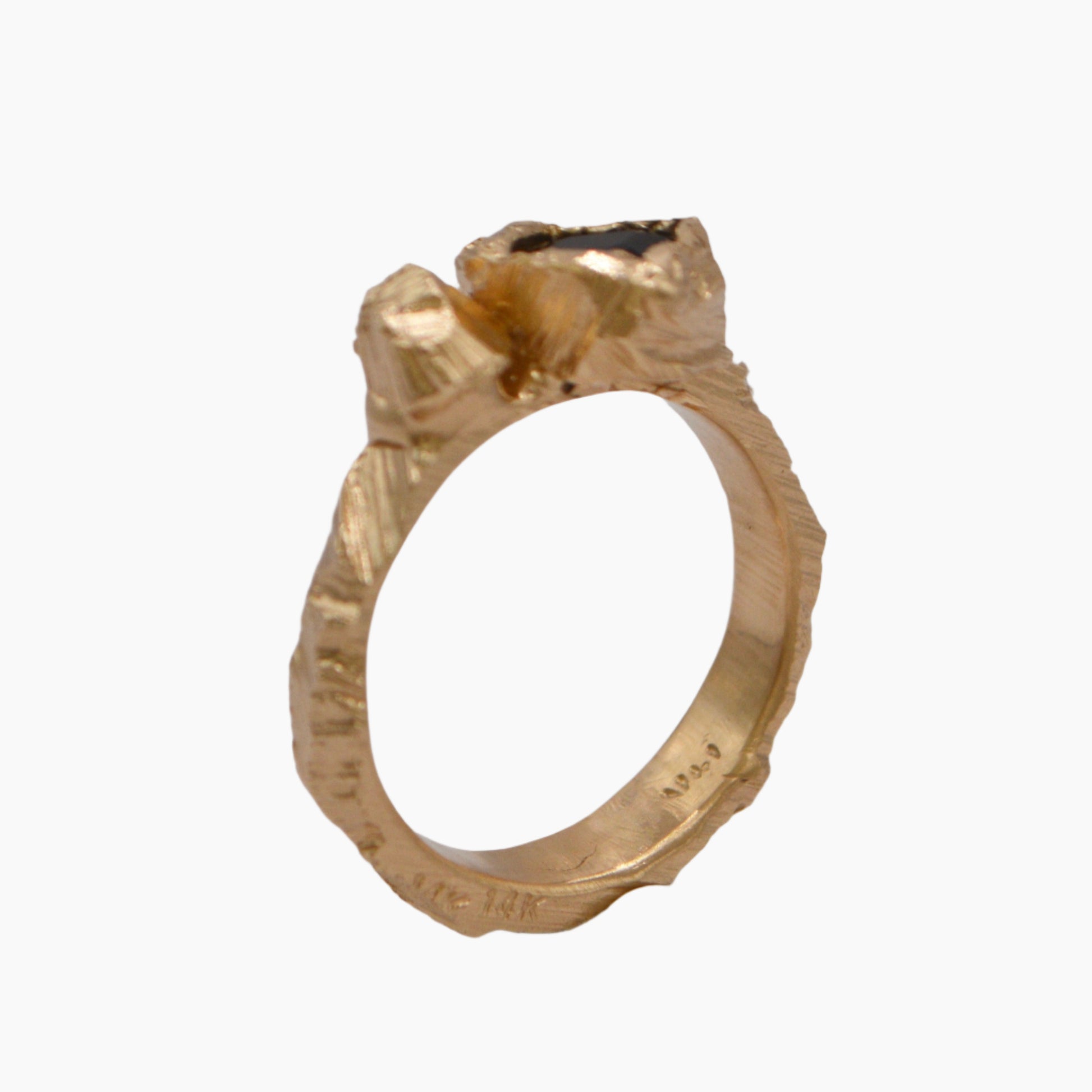 SOLID YELLOW GOLD RING WITH SAPPHIRE STONE